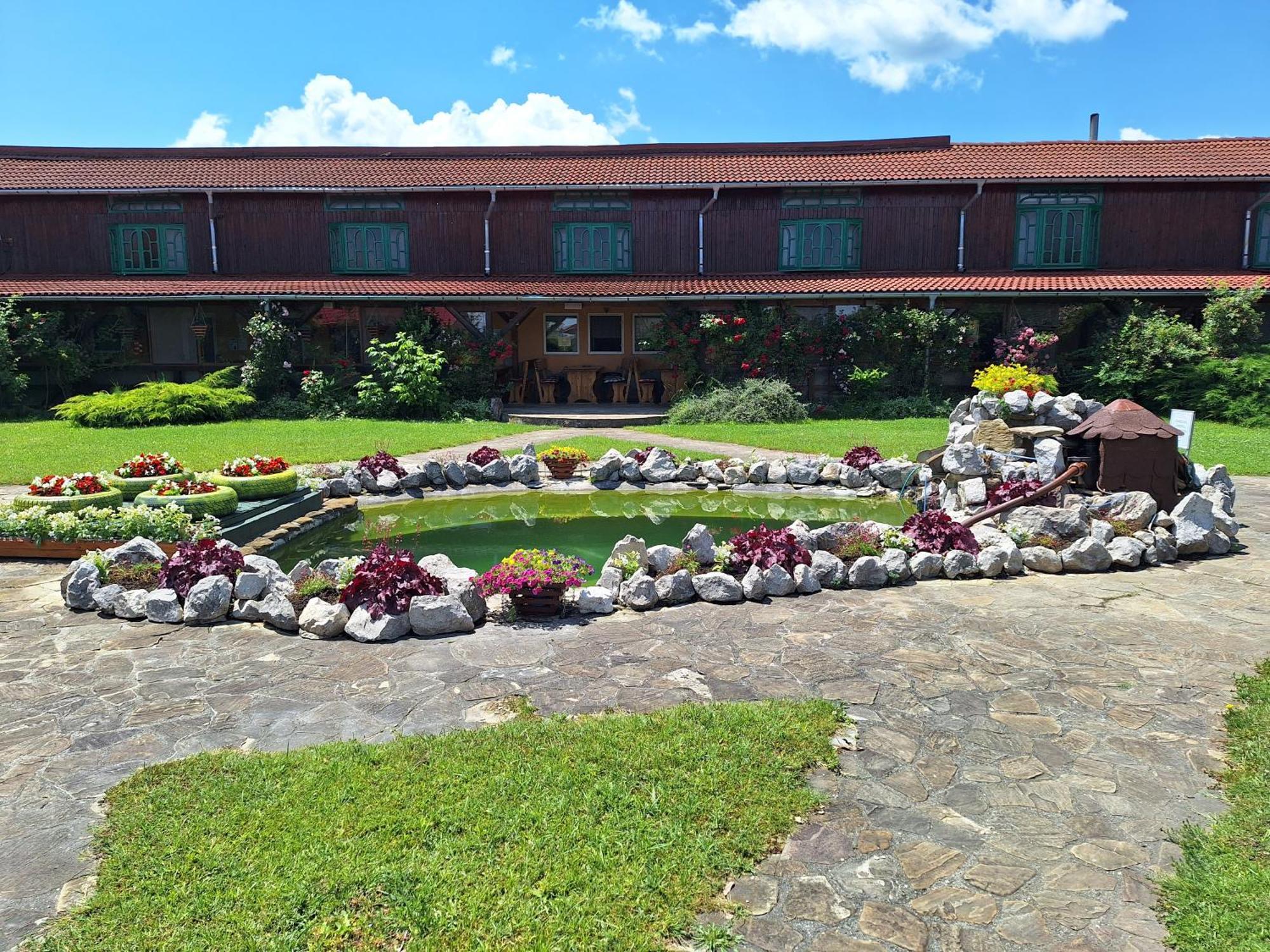 Natural Balkanic Selfcheckin Self-Catering Targoviste Exteriér fotografie